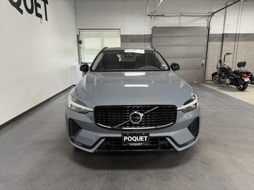 2023 Volvo XC60 B5 Plus Dark Theme