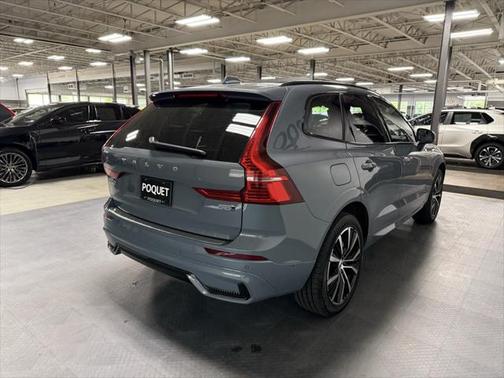 2023 Volvo XC60 B5 Plus Dark Theme