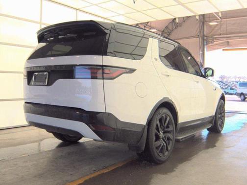 2024 Land Rover Discovery Dynamic SE