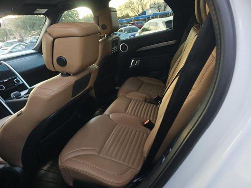 2024 Land Rover Discovery Dynamic SE