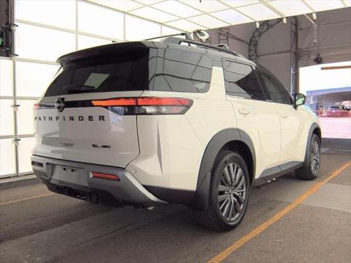 2023 Nissan Pathfinder SL 4WD