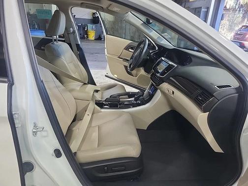 2017 Honda Accord Hybrid Touring