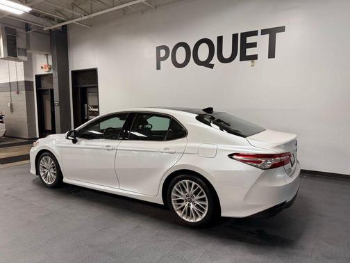 Wind Chill Pearl 2018 Toyota Camry XLE
