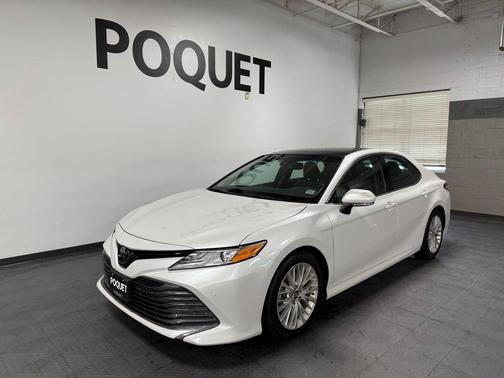 Wind Chill Pearl 2018 Toyota Camry XLE