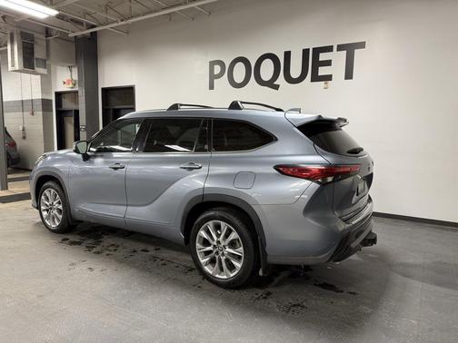 2022 Toyota Highlander Hybrid Limited