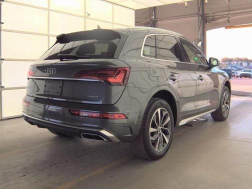 2024 Audi Q5 45 S line Prestige