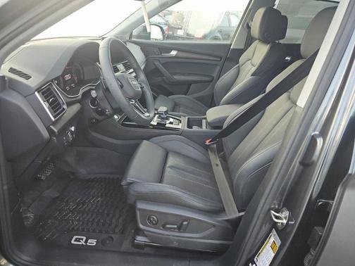 2024 Audi Q5 45 S line Prestige