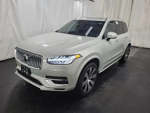 2022 Volvo XC90 Recharge Plug-In Hybrid T8 Inscription 7 Passenger