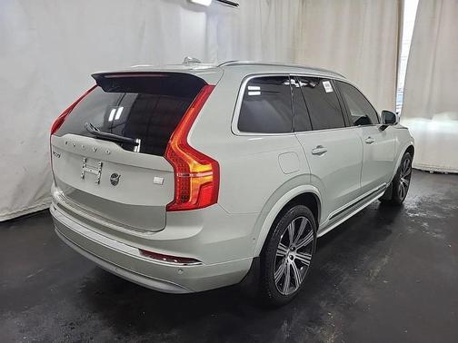 2022 Volvo XC90 Recharge Plug-In Hybrid T8 Inscription 7 Passenger