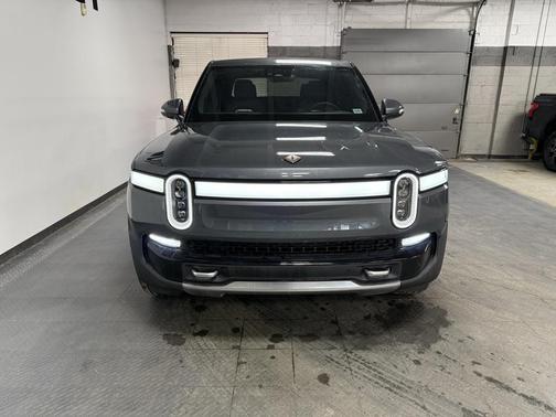 2024 Rivian R1T Adventure