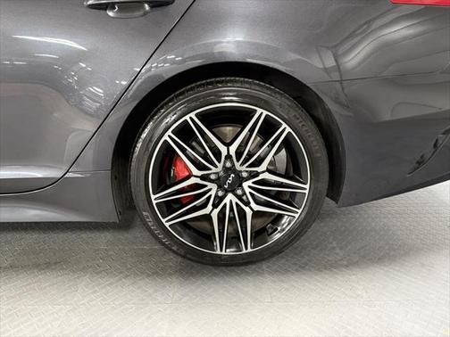 2022 Kia Stinger GT1