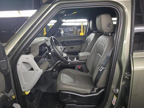 2024 Land Rover Defender S