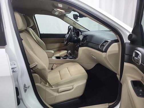 2022 Jeep Grand Cherokee Laredo