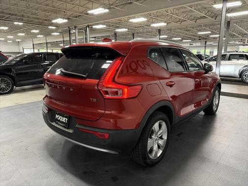 2019 Volvo XC40 T5 Momentum