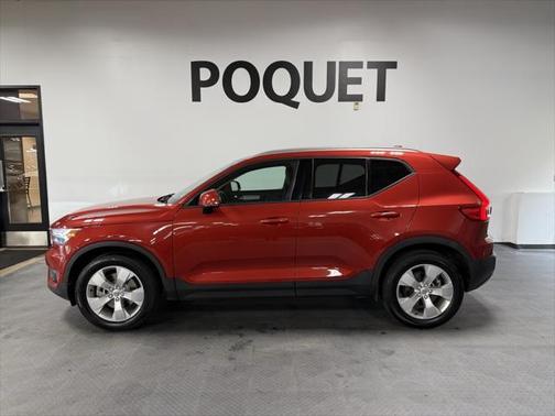 2019 Volvo XC40 T5 Momentum