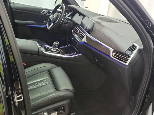 Carbon Black Metallic 2023 BMW X5 M50i