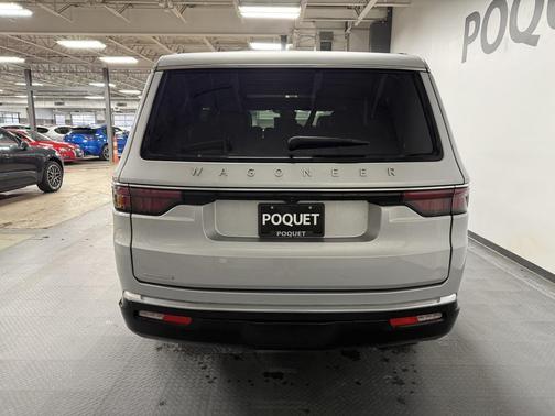 2023 Jeep Wagoneer Base