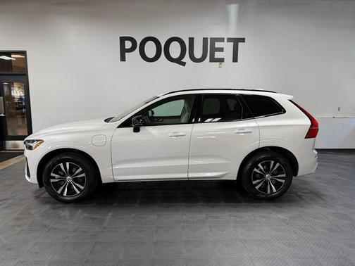 Crystal White Metallic 2024 Volvo XC60 Recharge Plug-In Hybrid Core