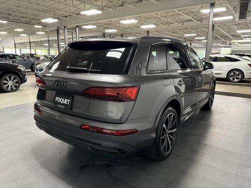 2022 Audi Q7 55 Premium Plus