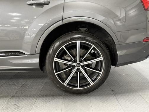 2022 Audi Q7 55 Premium Plus
