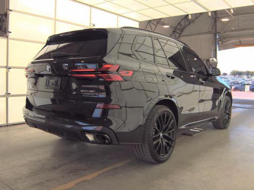 Black Sapphire Metallic 2024 BMW X5 xDrive40i