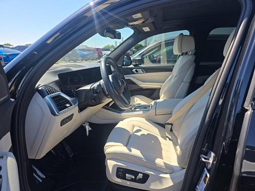 Black Sapphire Metallic 2024 BMW X5 xDrive40i