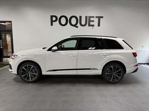 2022 Audi Q7 55 Premium Plus
