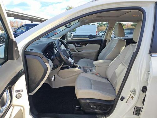 2022 Nissan Rogue Sport SL