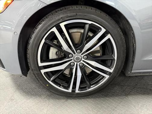 2021 Volvo S60 T6 R-Design
