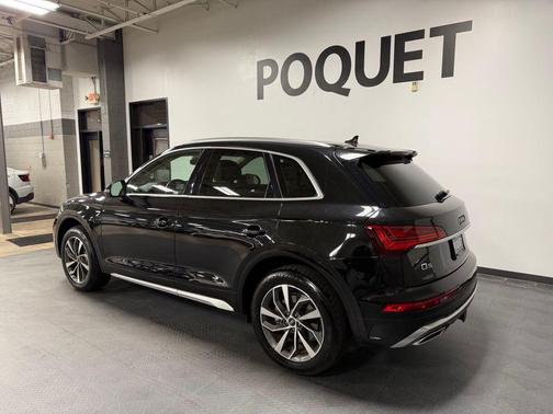 Mythos Black Metallic 2023 Audi Q5 45 S line Premium Plus