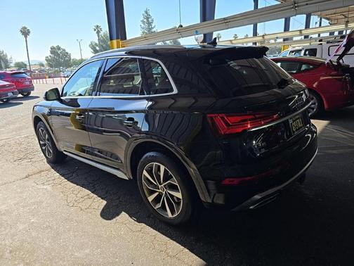 Mythos Black Metallic 2023 Audi Q5 45 S line Premium Plus