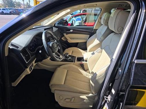 Mythos Black Metallic 2023 Audi Q5 45 S line Premium Plus