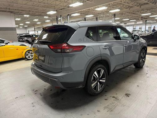 2025 Nissan Rogue SL