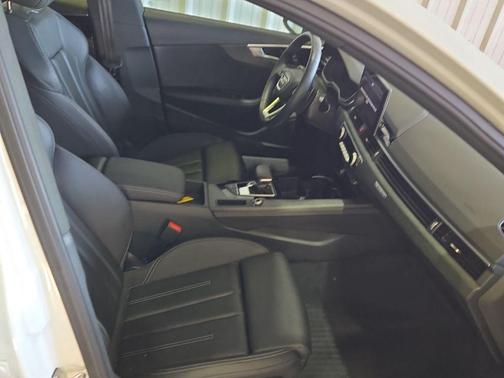 2023 Audi A4 45 S line Premium Plus