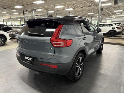 2021 Volvo XC40 T5 R-Design