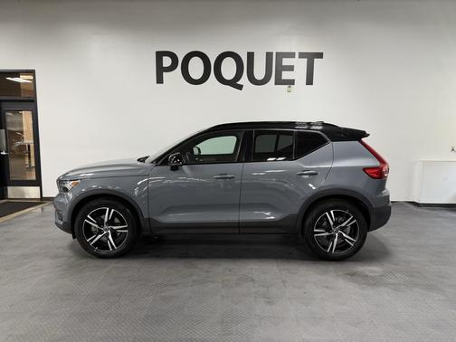 2021 Volvo XC40 T5 R-Design
