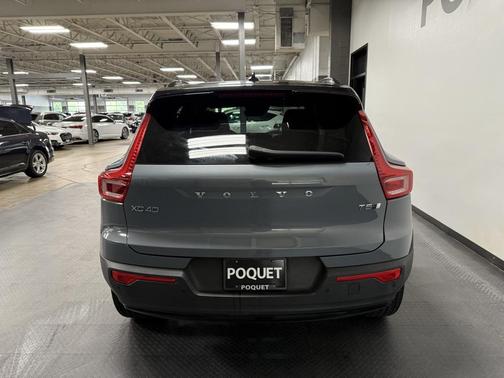 2021 Volvo XC40 T5 R-Design