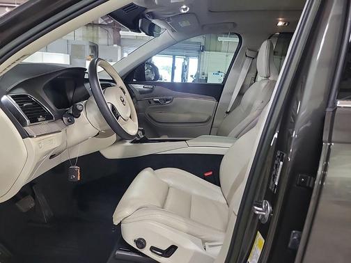 Pine Grey Metallic 2022 Volvo XC90 T6 Inscription