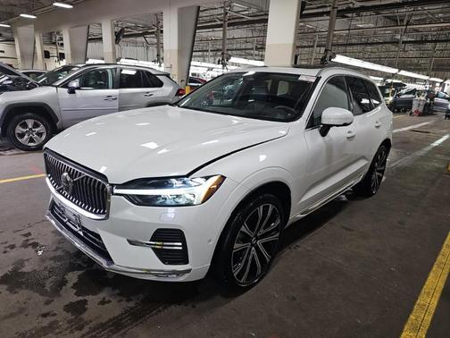 2023 Volvo XC60 B6 Ultimate Bright Theme