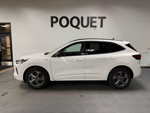 Oxford White 2023 Ford Escape ST-Line