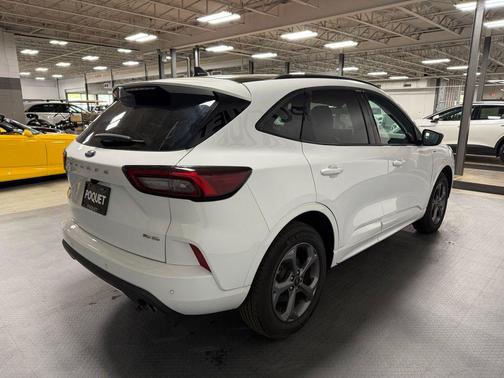 Oxford White 2023 Ford Escape ST-Line