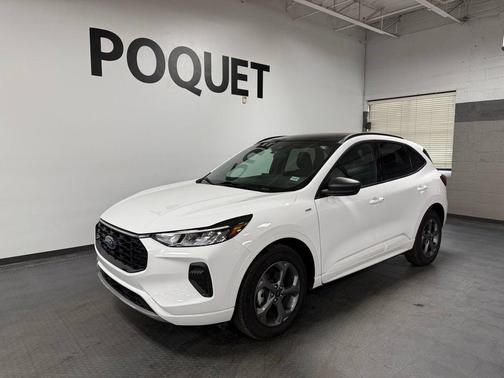 Oxford White 2023 Ford Escape ST-Line