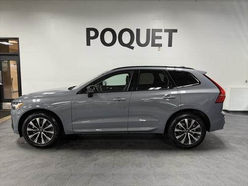 2024 Volvo XC60 B5 Core Dark Theme