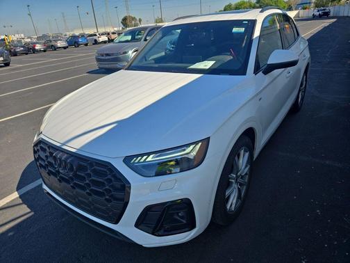 Ibis White 2022 Audi Q5 e 55 S line Prestige