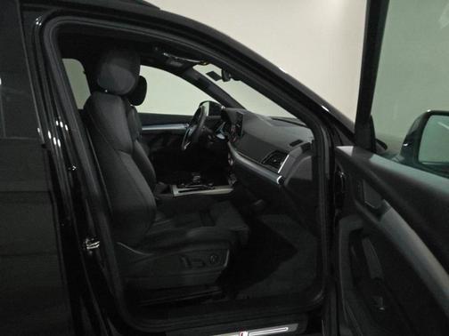 2024 Audi Q5 45 S line Premium Plus