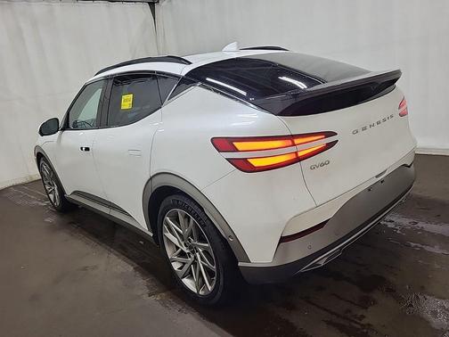 Uyuni White 2023 Genesis GV60 Advanced