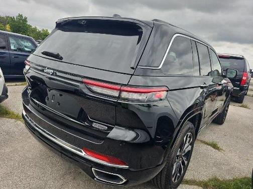 2022 Jeep Grand Cherokee Overland