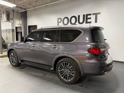 2023 INFINITI QX80 Premium Select