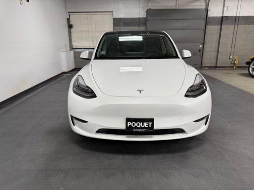Pearl White Multi-Coat 2023 Tesla Model Y Long Range