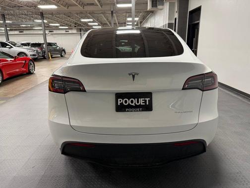 Pearl White Multi-Coat 2023 Tesla Model Y Long Range